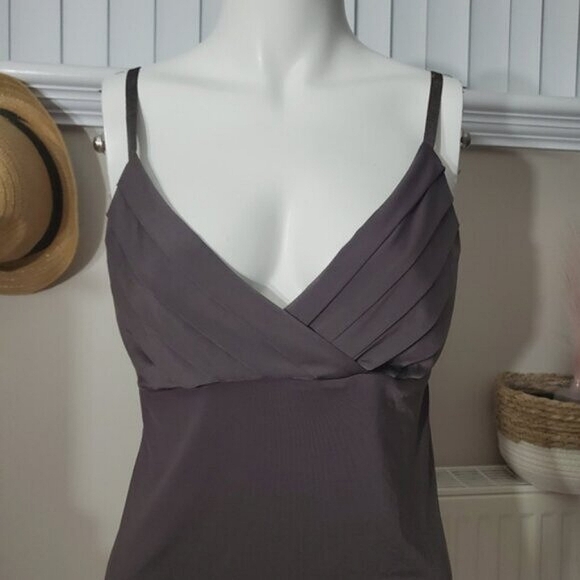 BANANA REPUBLIC Rare Silky Smooth Taupe V Neck Textured Cami - Picture 7 of 7